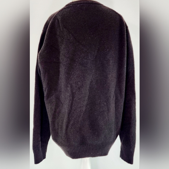 2 Uniqlo Lambswool v-neck sweaters - Picture 4 of 16